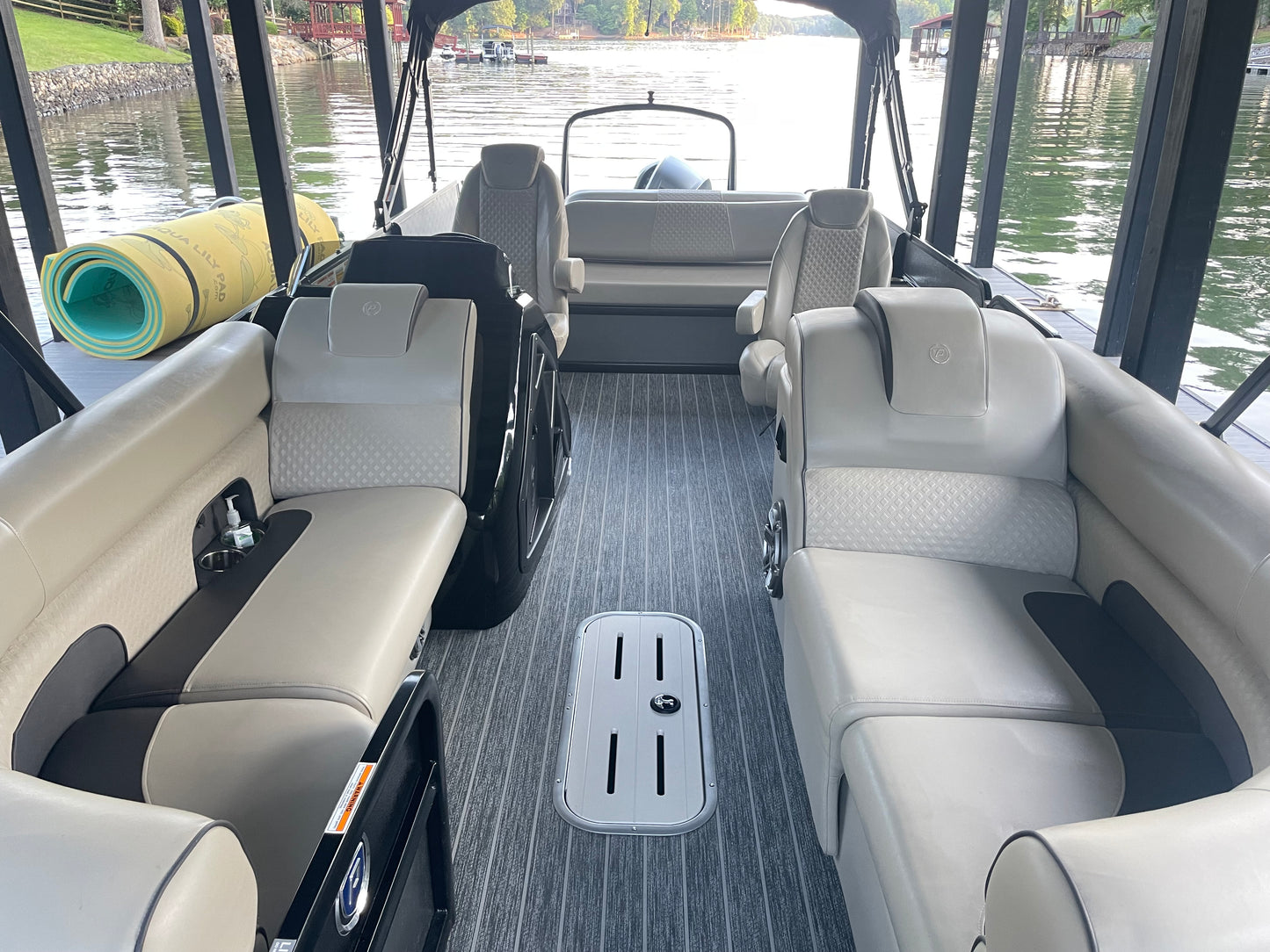 TOP DAWG MARINE DETAIL