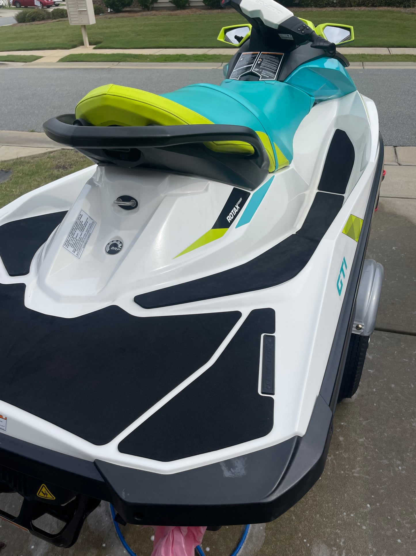 JETSKI DETAIL W/ HYDRO SLICK