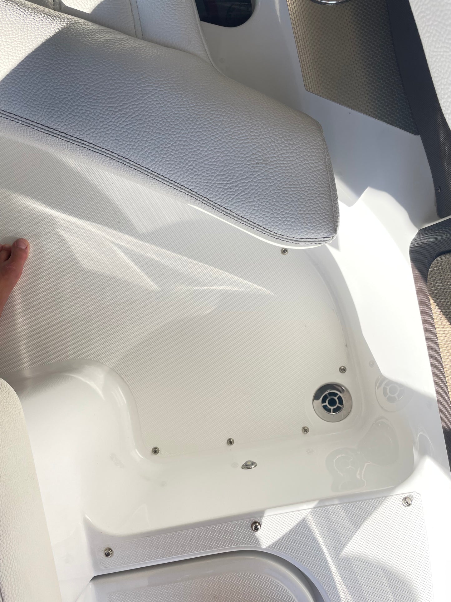 TOP DAWG MARINE DETAIL