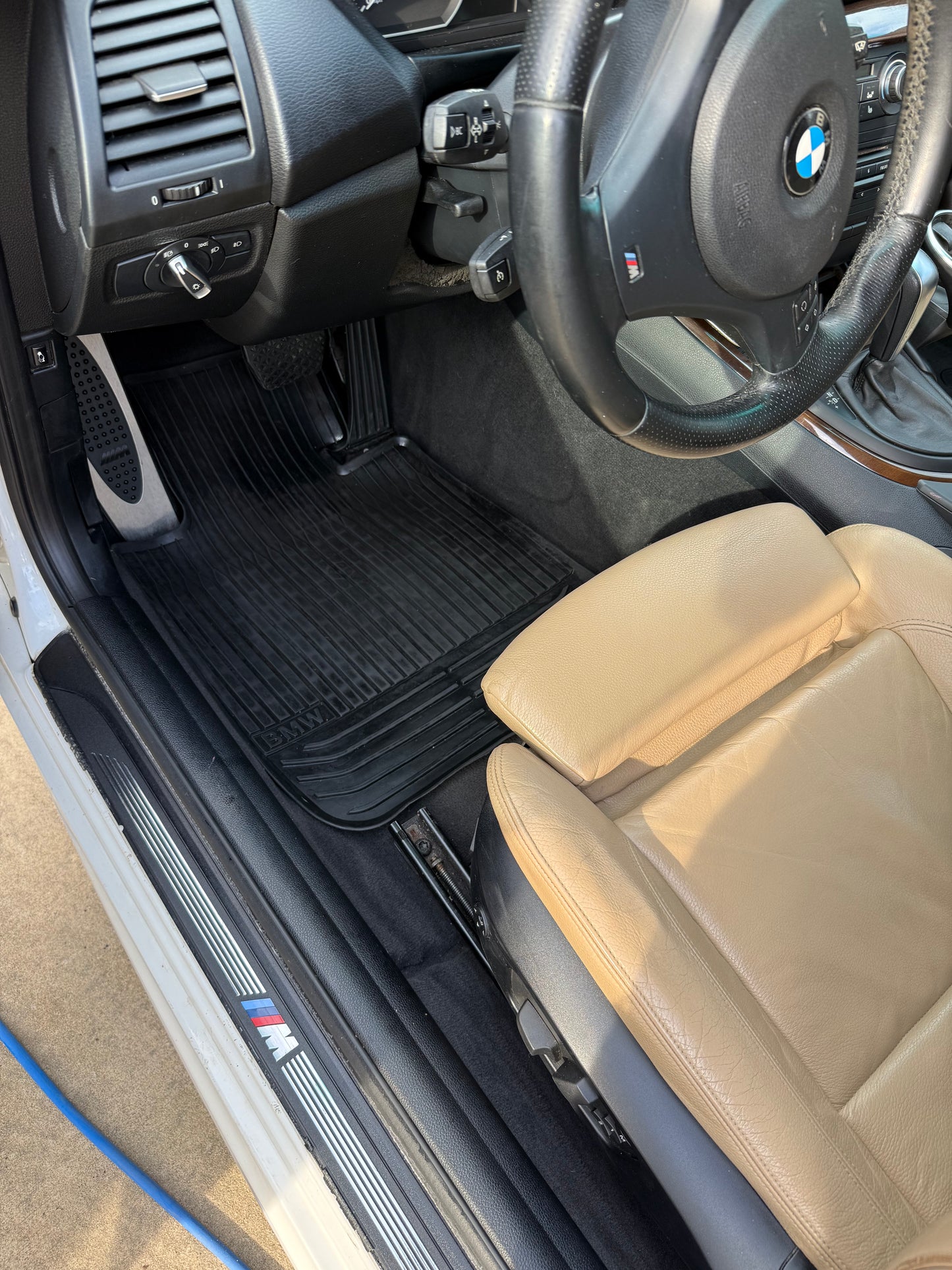 Monthly luxury detail