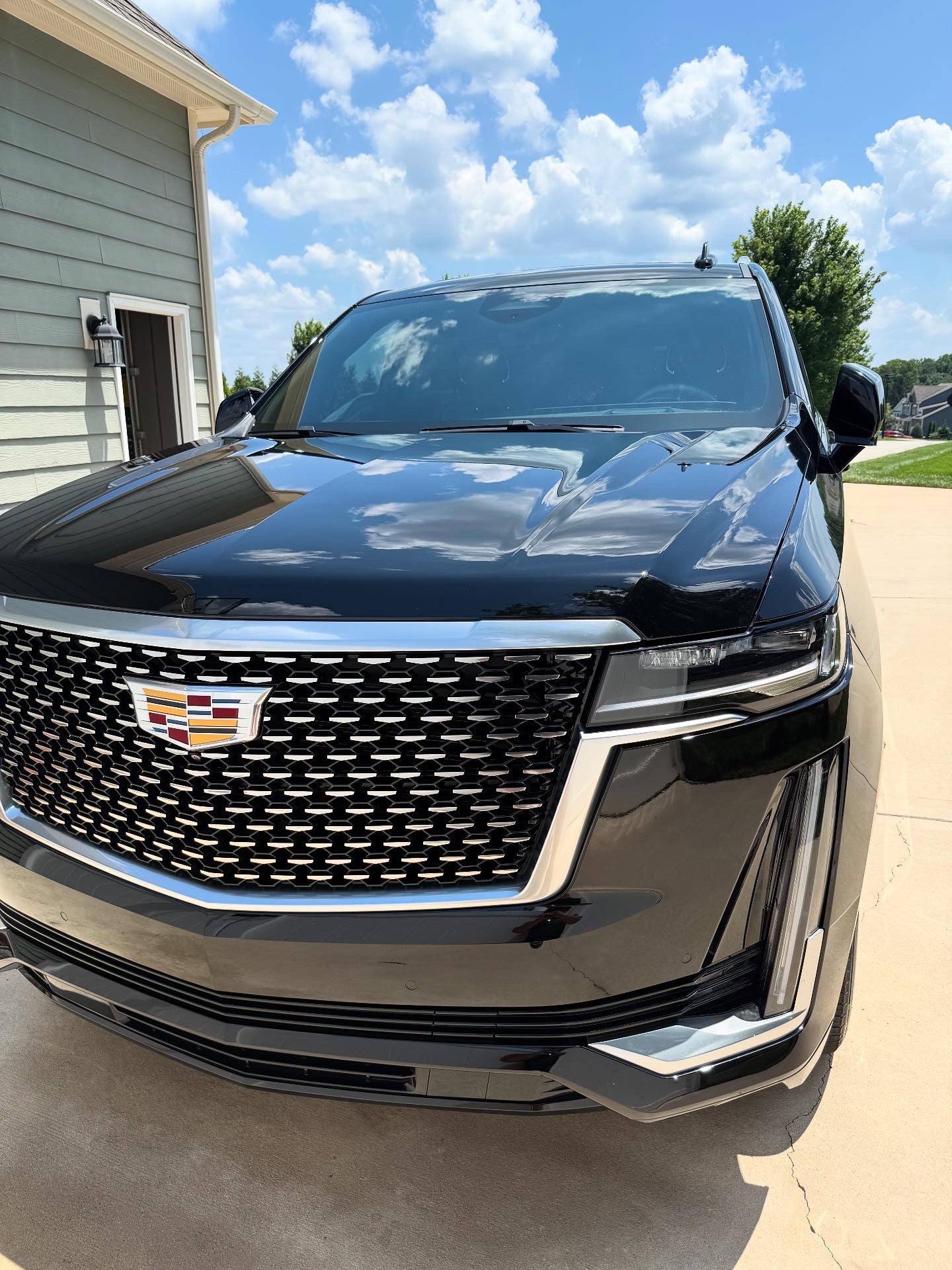 Monthly luxury detail