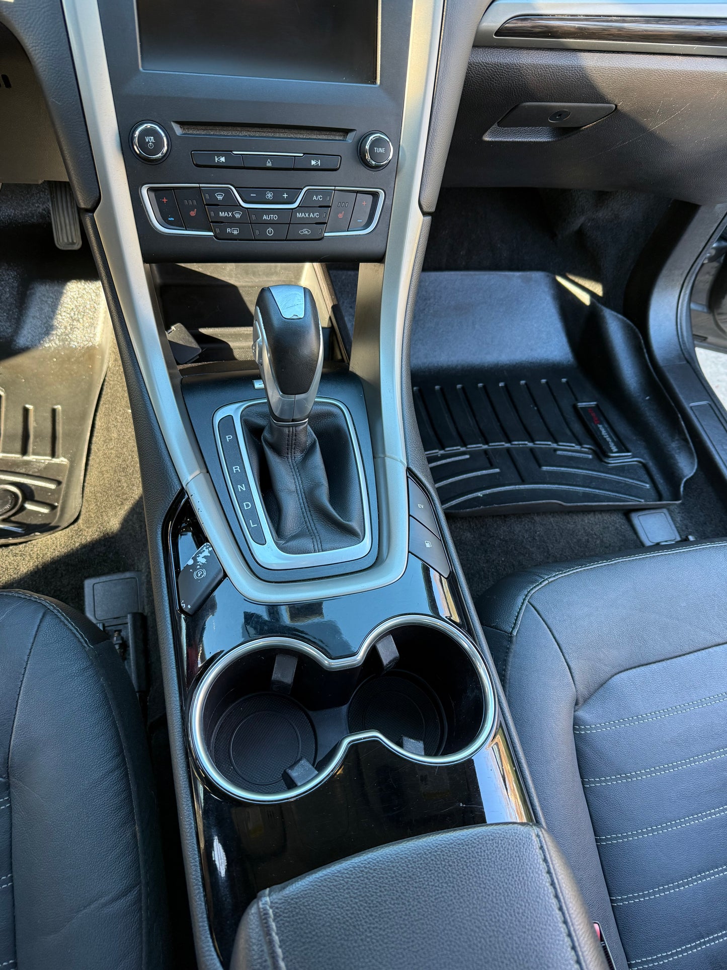 Monthly luxury detail