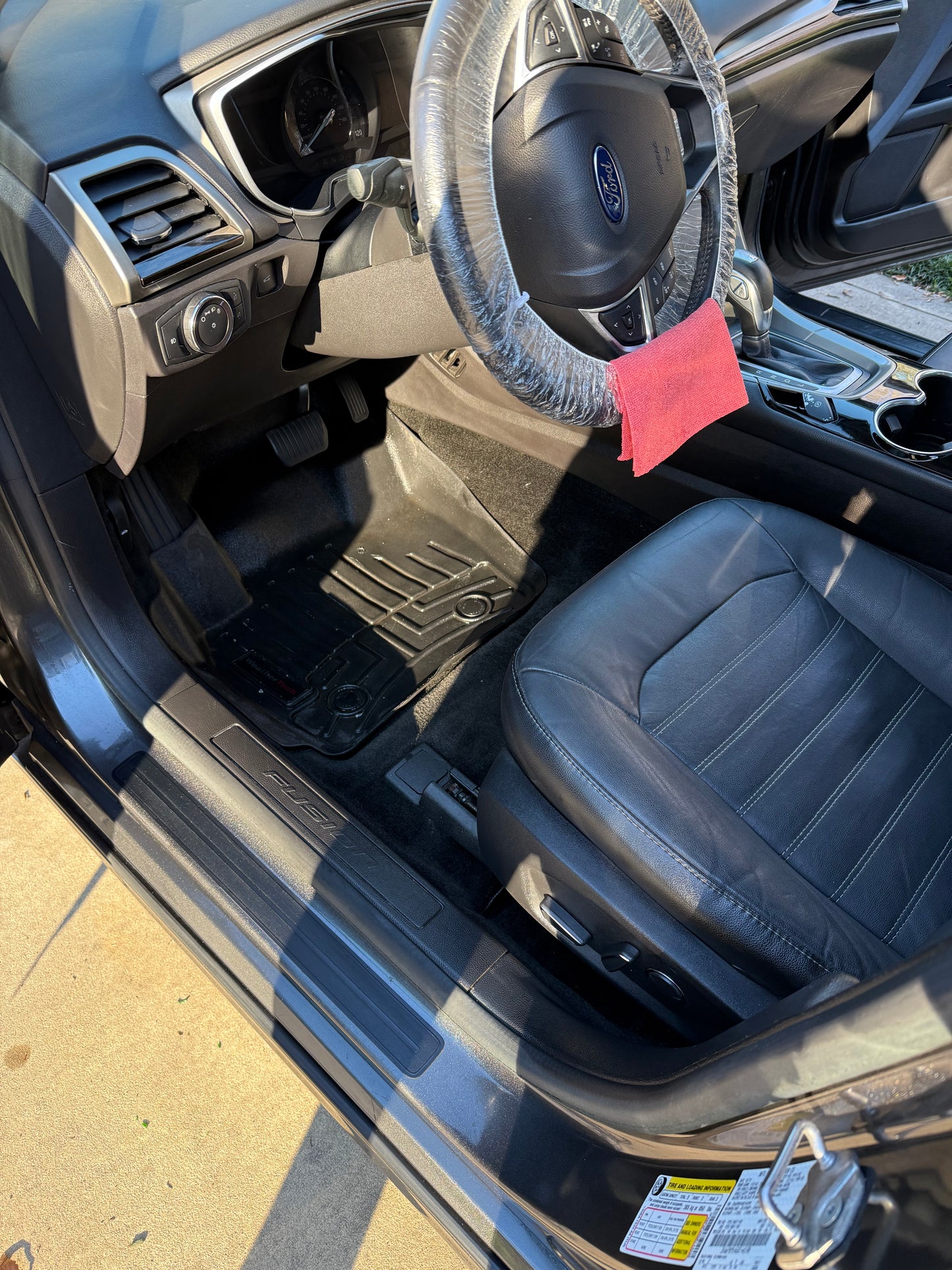 Monthly luxury detail