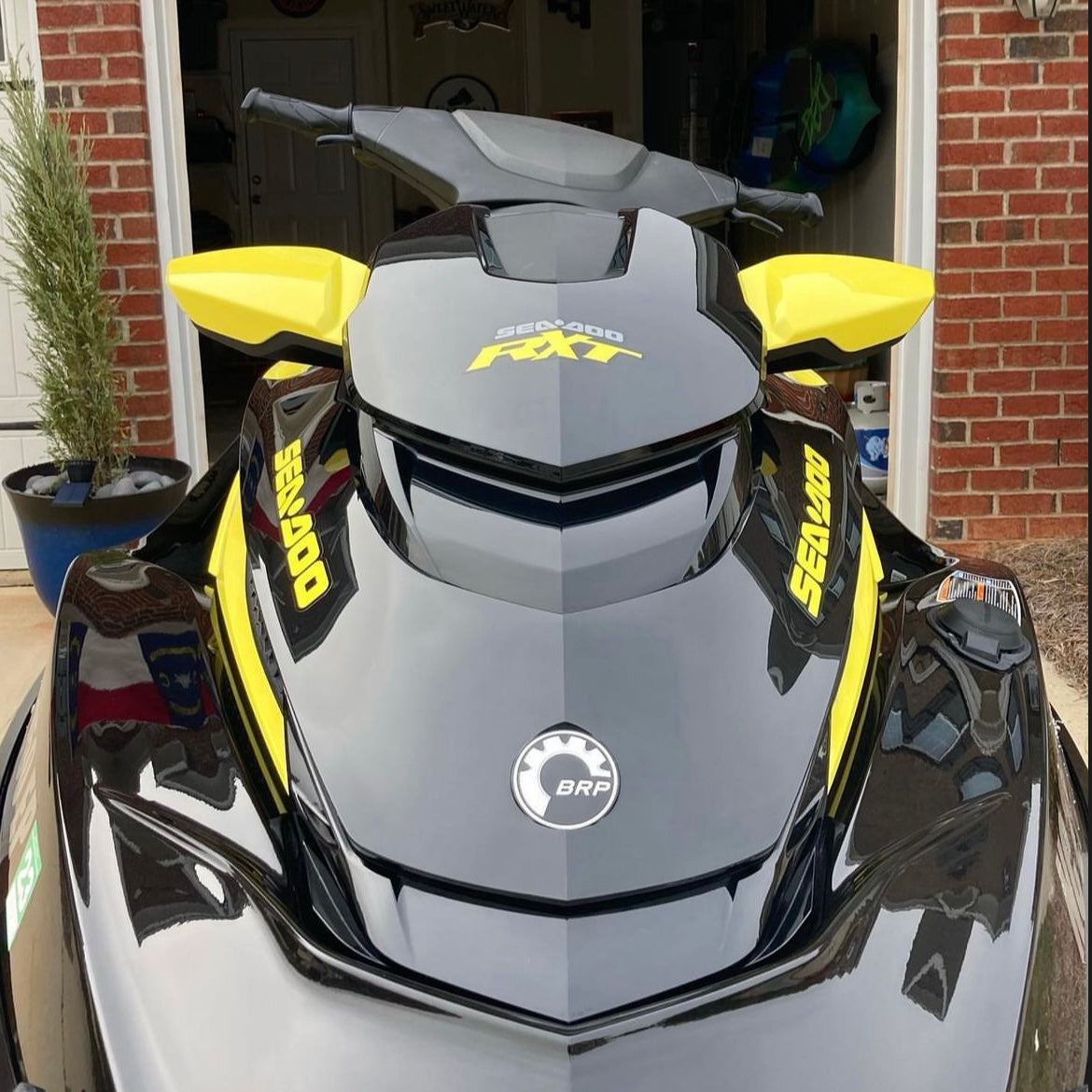 JETSKI DETAIL W/ HYDRO SLICK